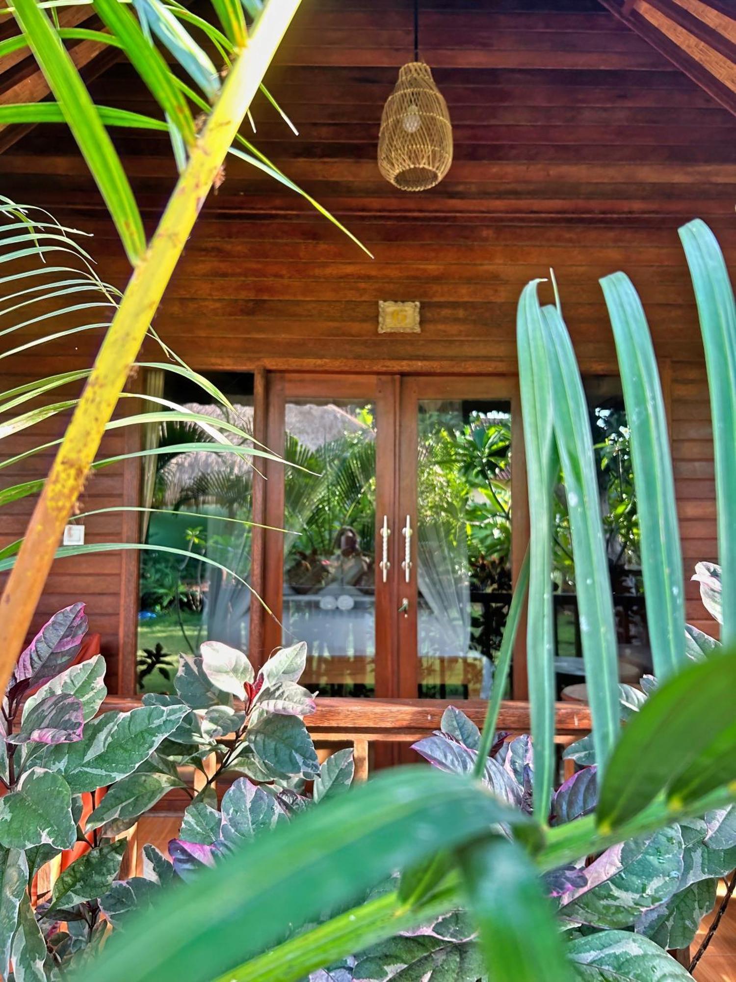 Island Garden Huts Lembongan Panzió Kültér fotó