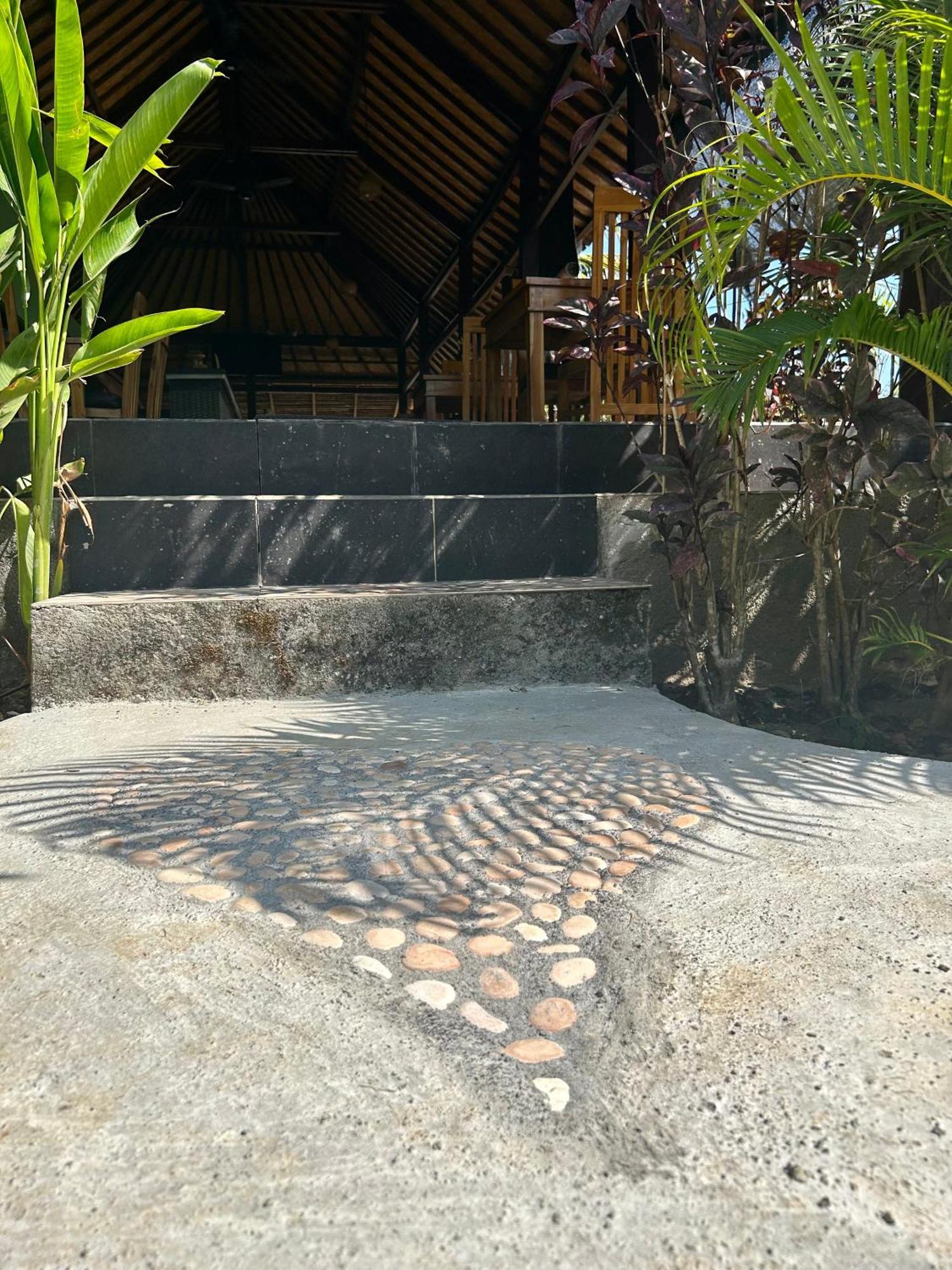Island Garden Huts Lembongan Panzió Kültér fotó